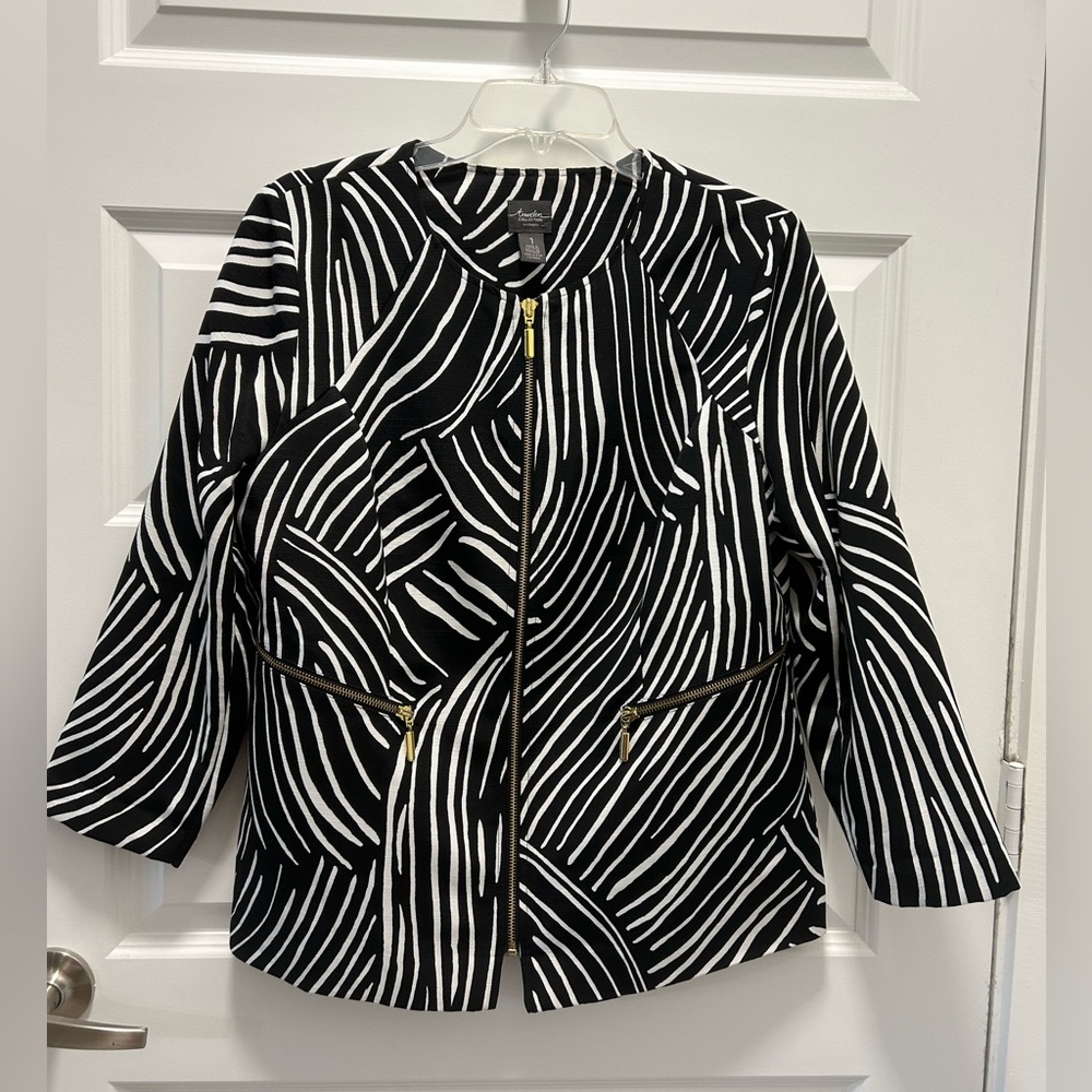 Chico's Traveler's Collection Black White Zip Front Jacket Size 1 (Med) EC